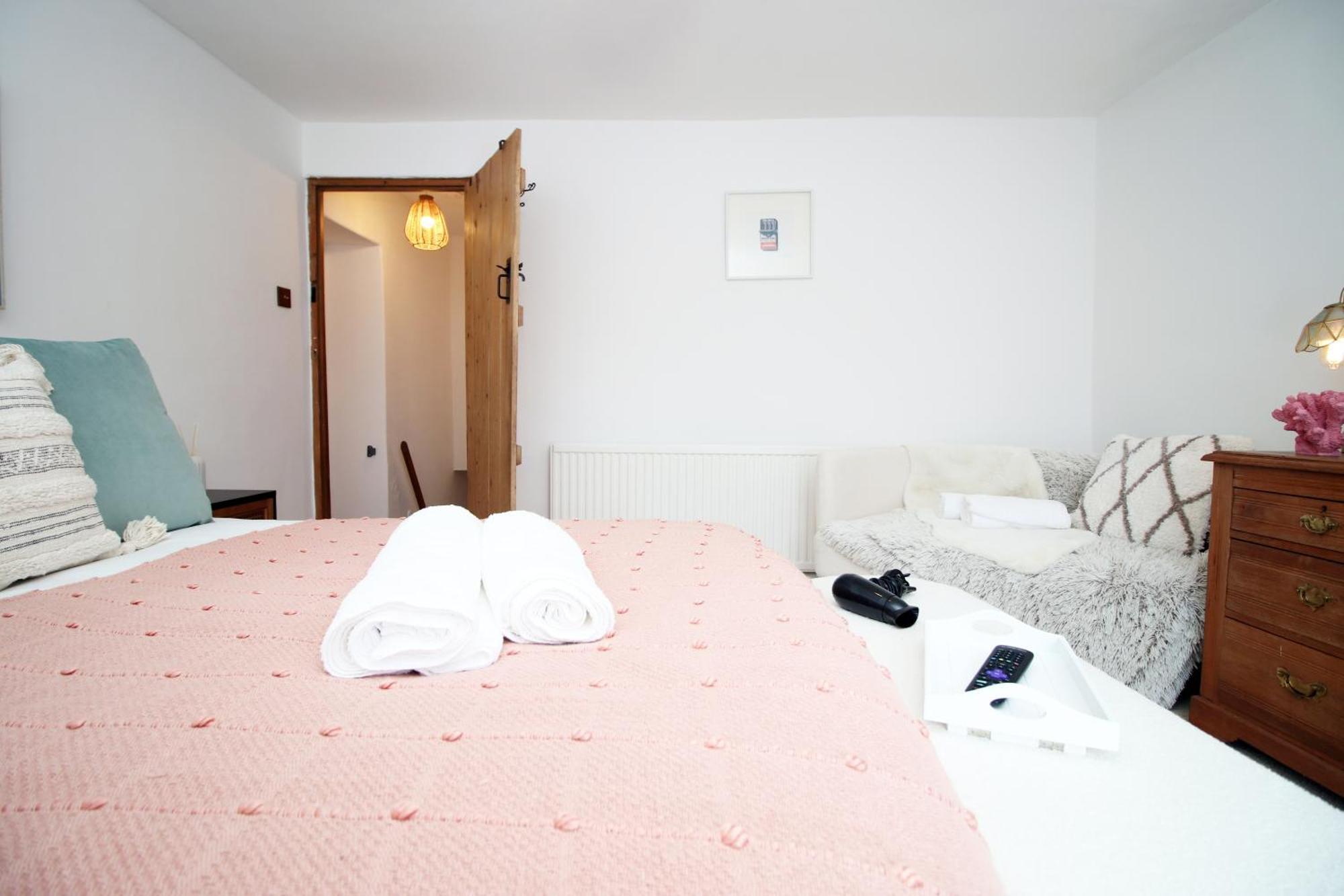 Little Gem In The Mumbles! Fishermans Cottage With Log Burner, Dog Friendly And Welcome Breakfast Hamper! Zewnętrze zdjęcie